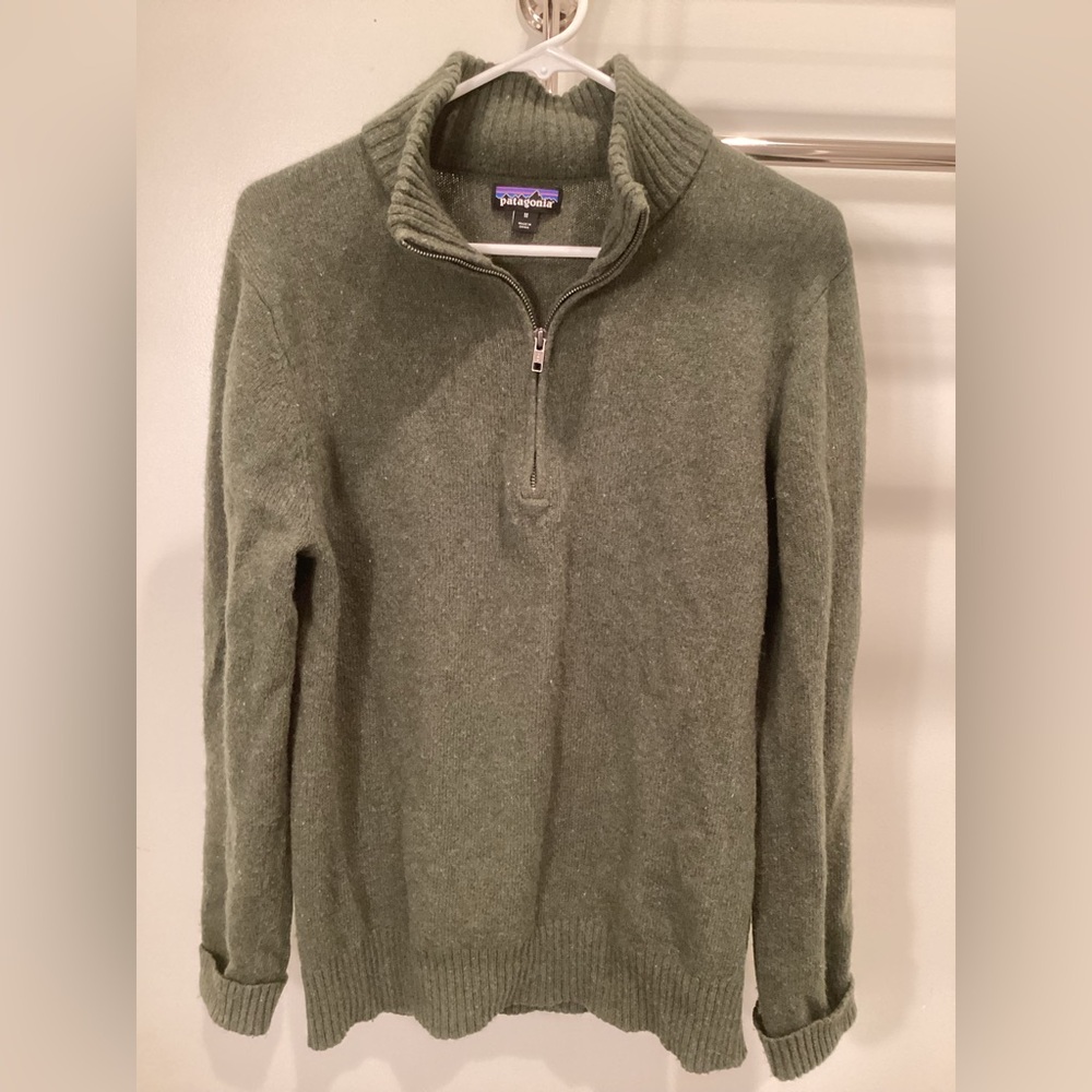 Patagonia men’s medium wool blend sweater